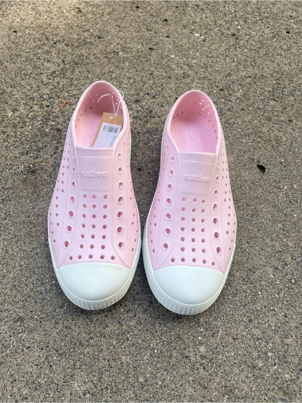 NWT Native Jefferson Slip-On Kids Shoes in Light Pink Size 4